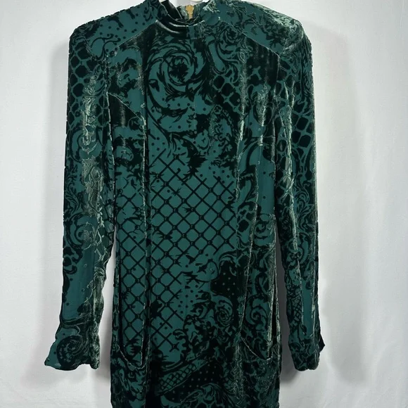 emerald green cowl neck prom dress Green Prom Dress 2023 Sexy Sheath/Column Cowl Neck Straps Sequin 8 / Black